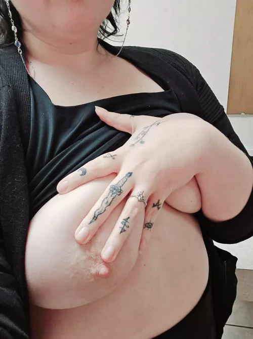 I'd suck you off in the cubicle at work by Teddy_Tease