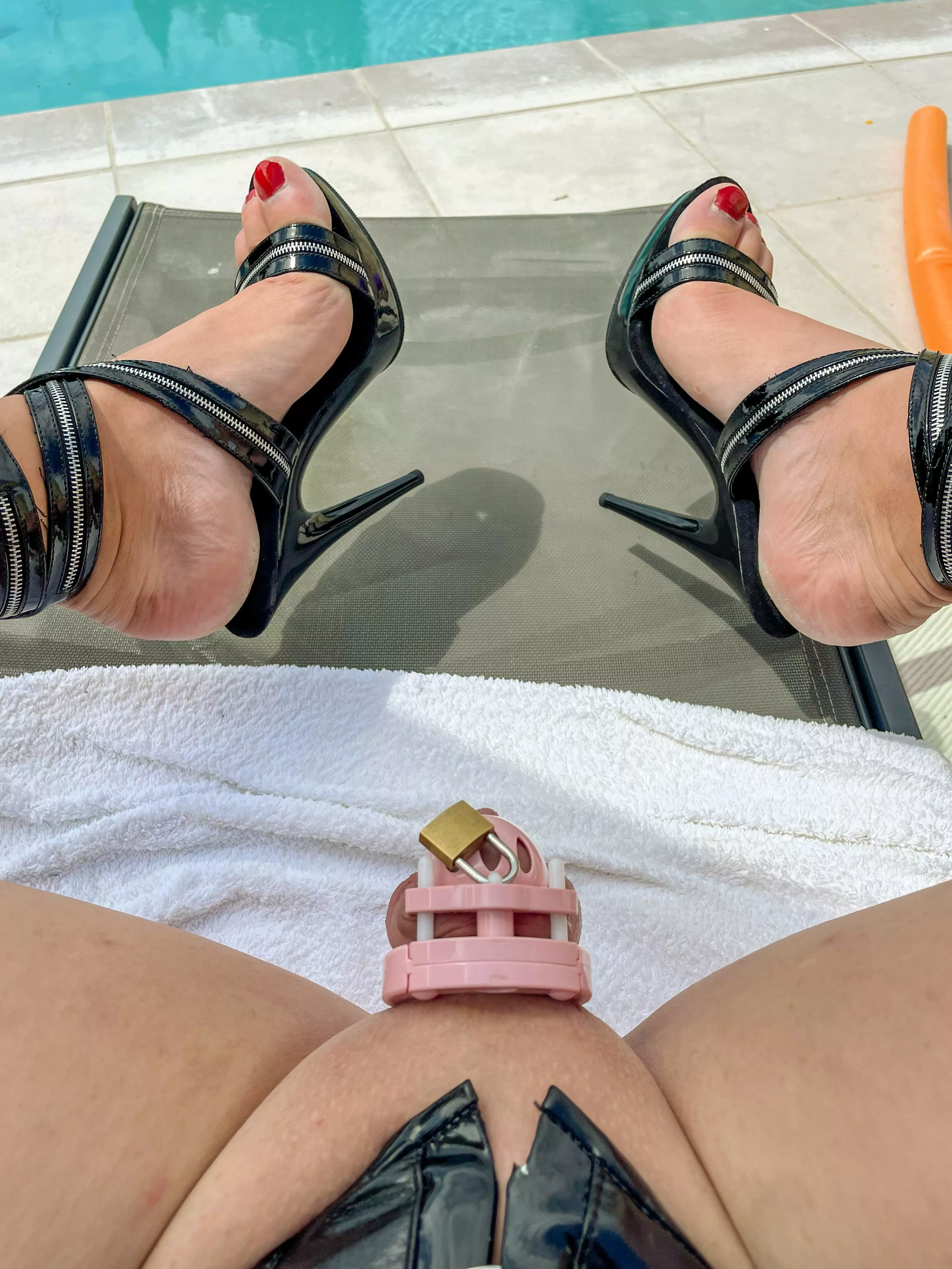 Sissy slut summer time  posted by NatachaMancinelli