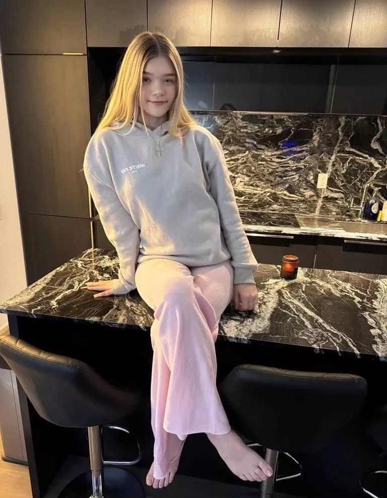 This simple fit can also attract your attention posted by Zllimpat