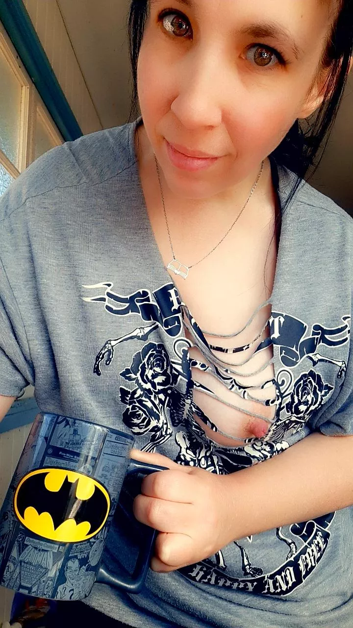 Welcome to tease Thursday! Either that or I was trying to be discreet 😉 posted by Aussiemilf2046