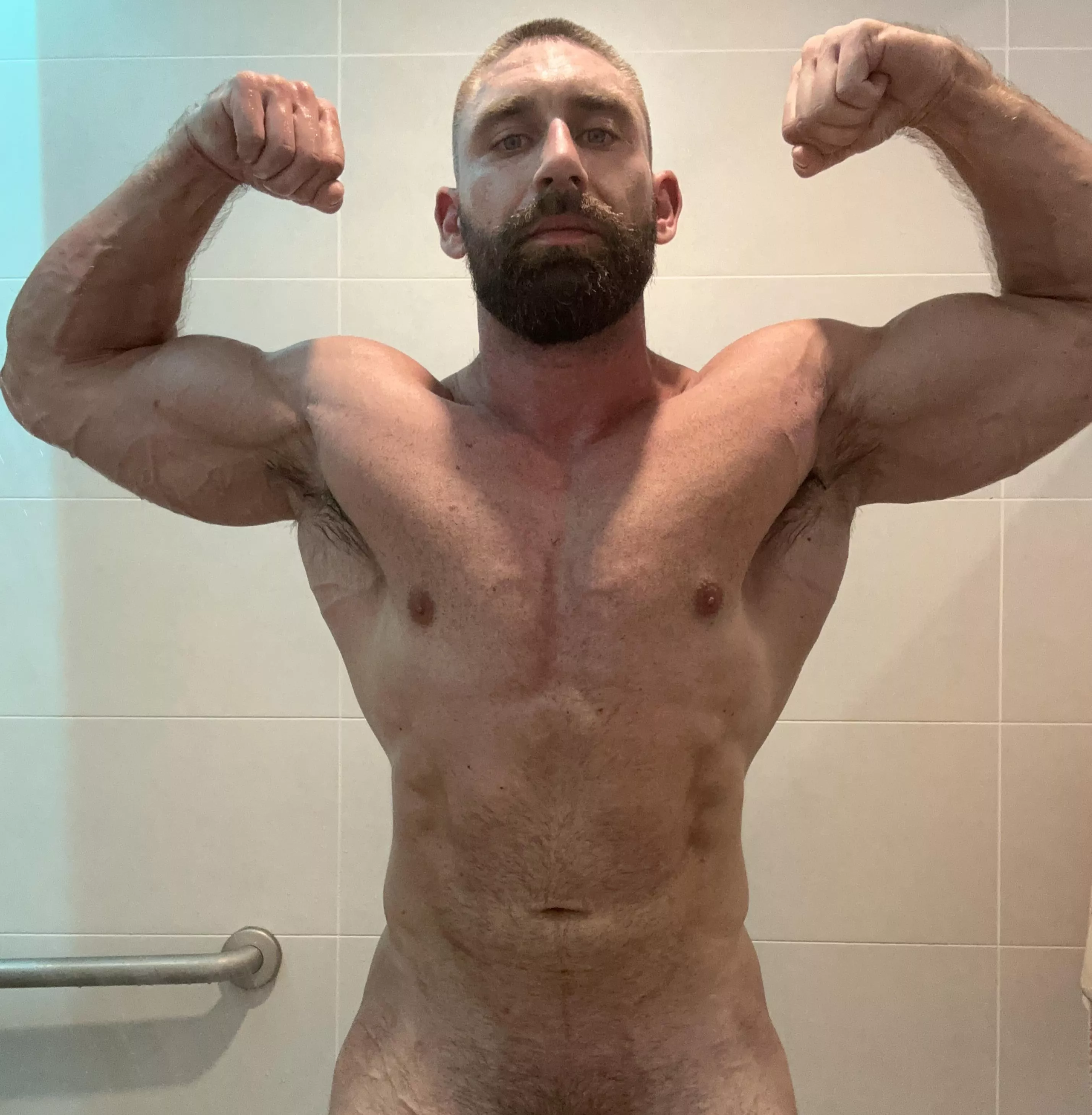 Worship me  posted by onlygainzsteve
