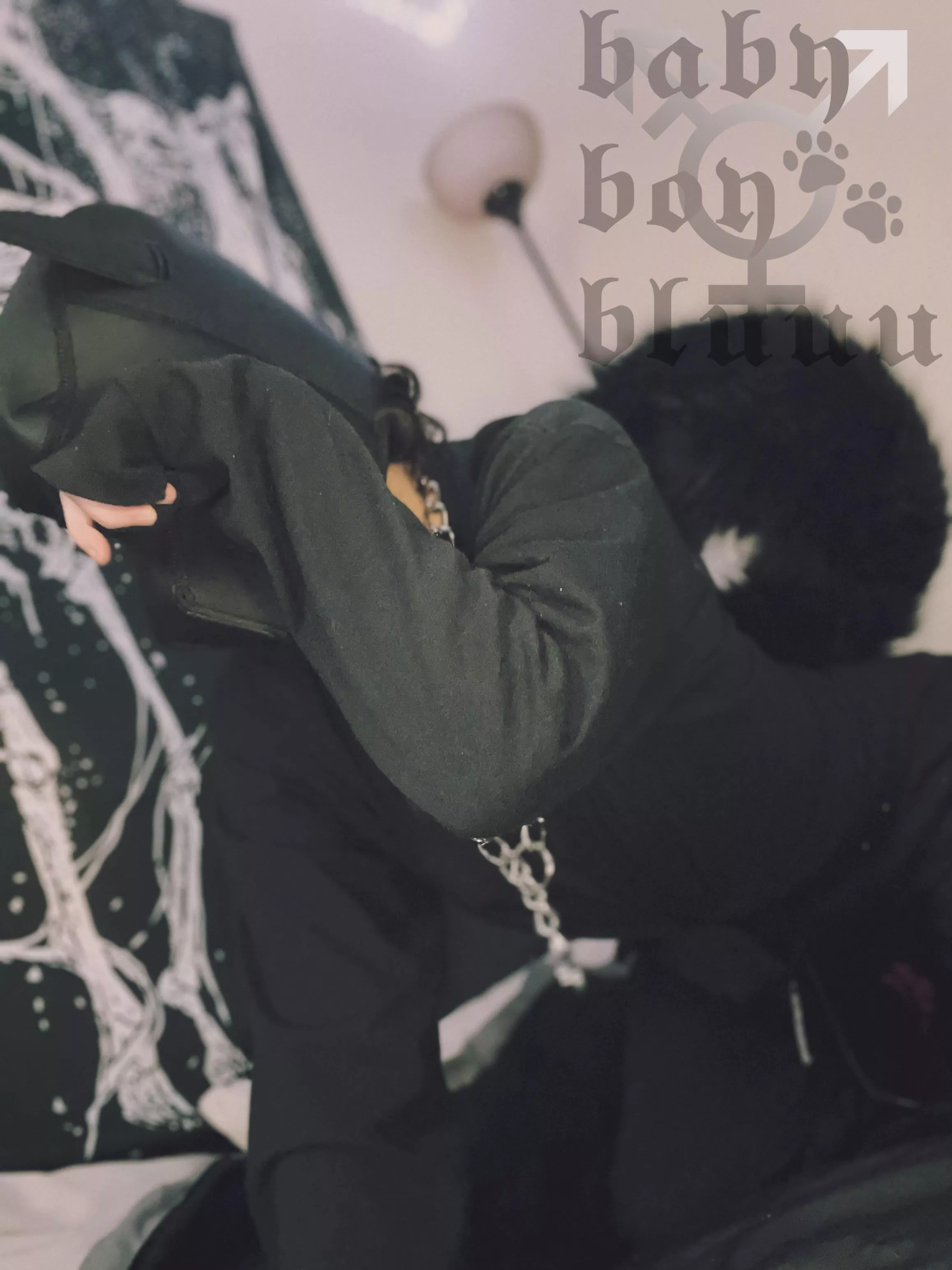 arf arf!! puppy wants to play!! posted by Overall_Quality_2445