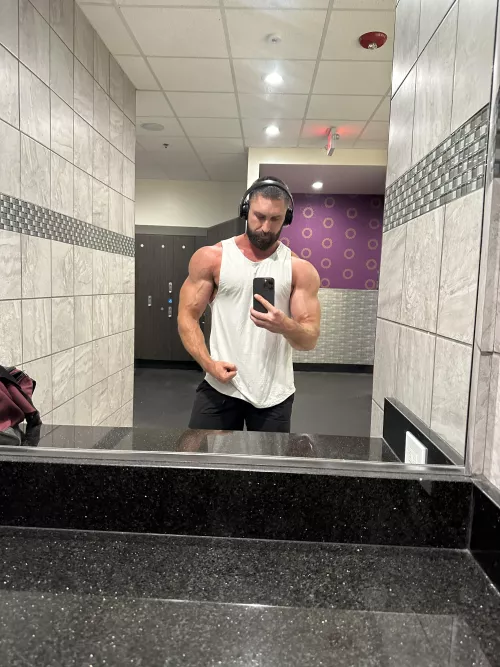 Getting swole by onlygainzsteve