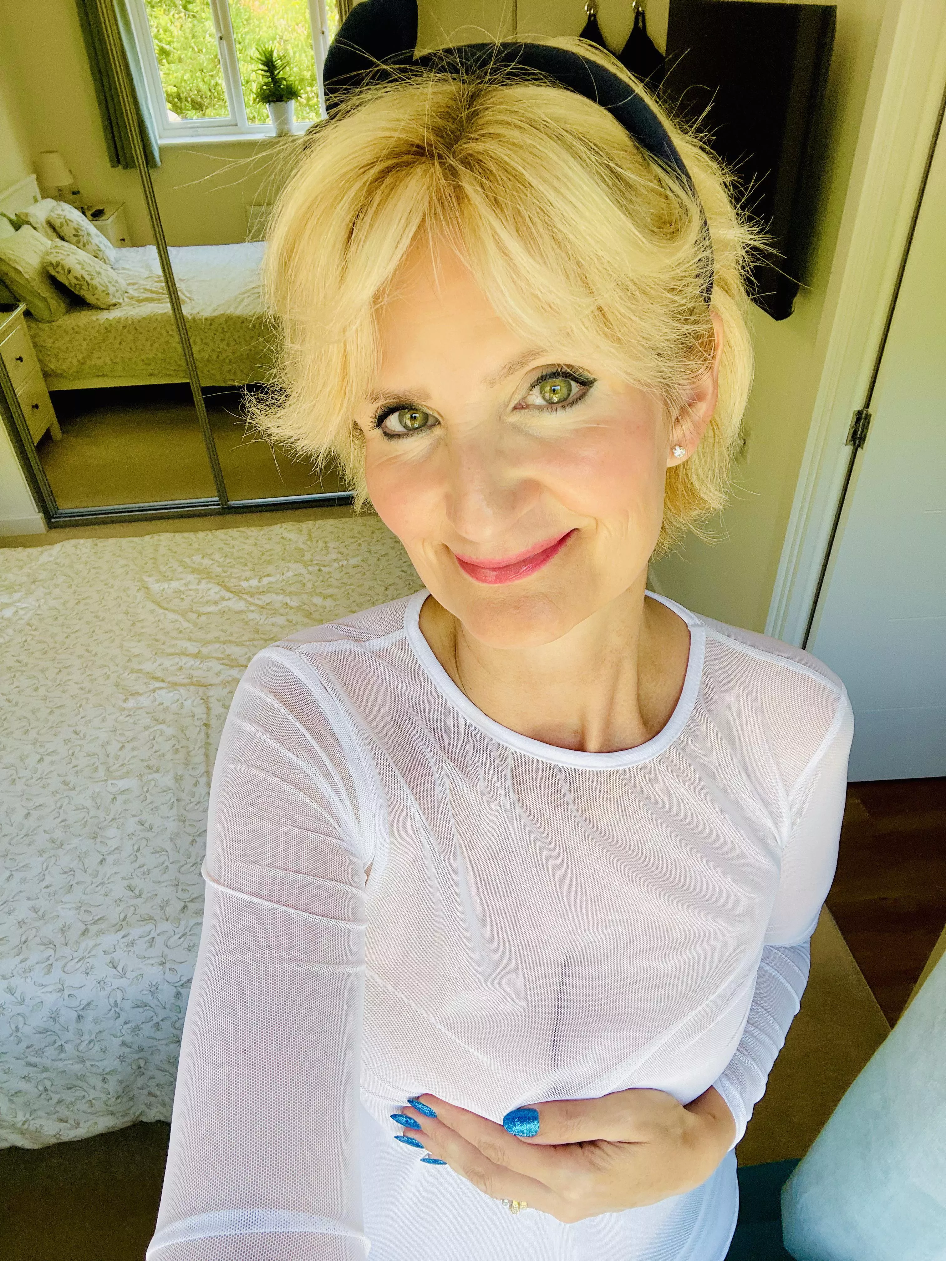 Give me a wave and I might wave back! 🤣 posted by LAURENSPENCERUK