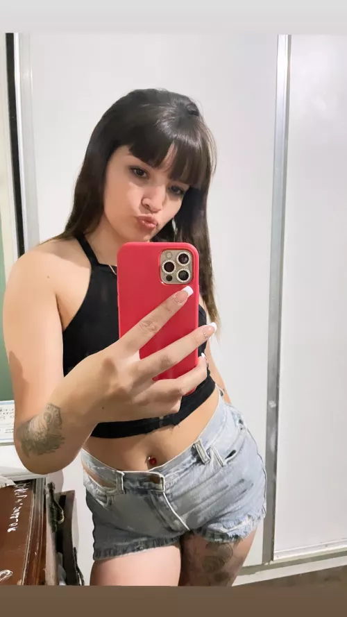 Hi, I'm new, how are you?  by Macarenaaaa021