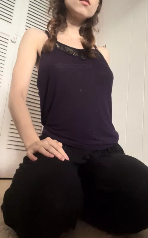 I just had a workout, now I put on comfy clothes [F] by pikablizzardd