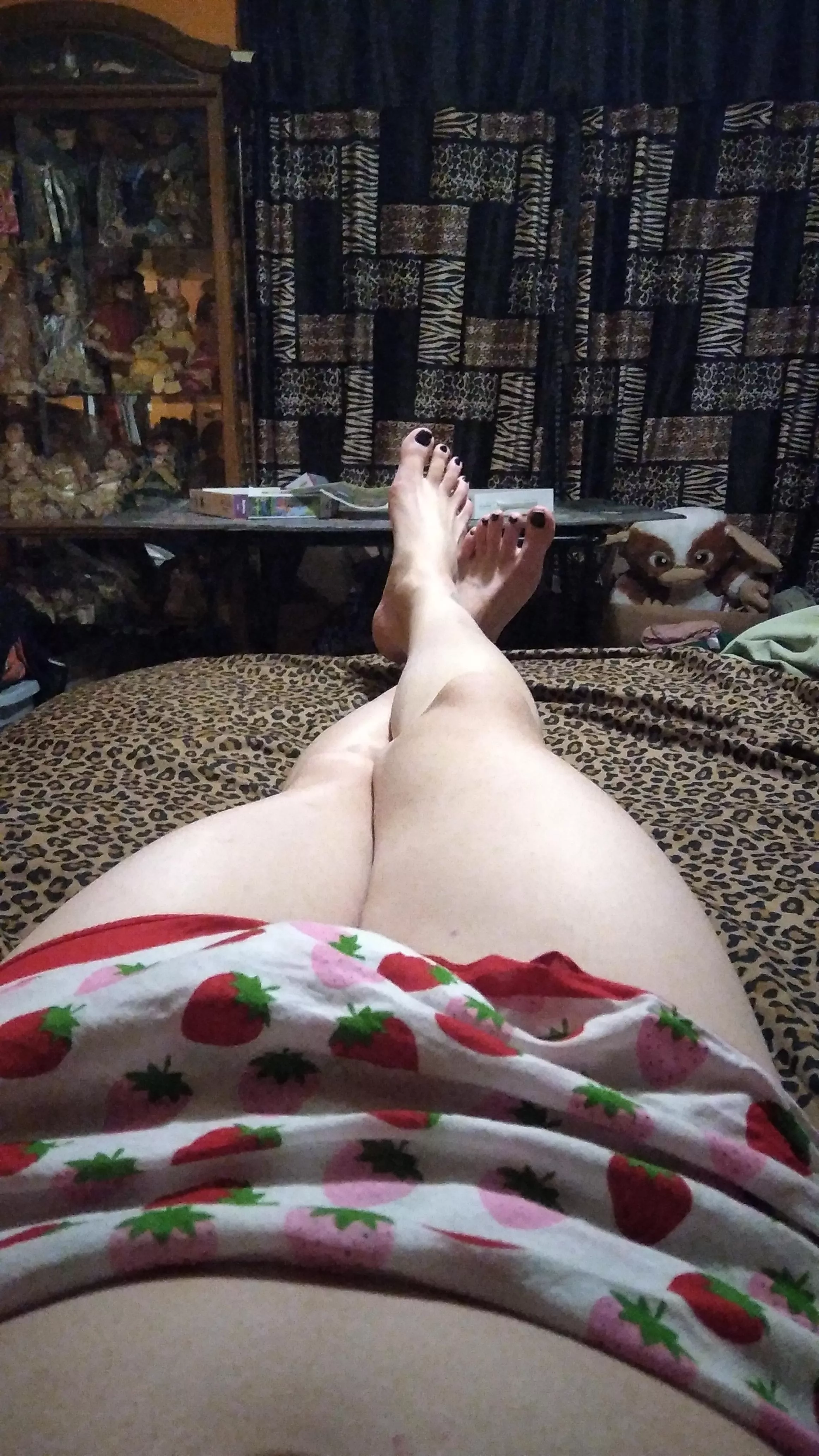 I just spent 2+ hours painting my nails and removing every errant hair off my body. posted by Differentgirls4me2no