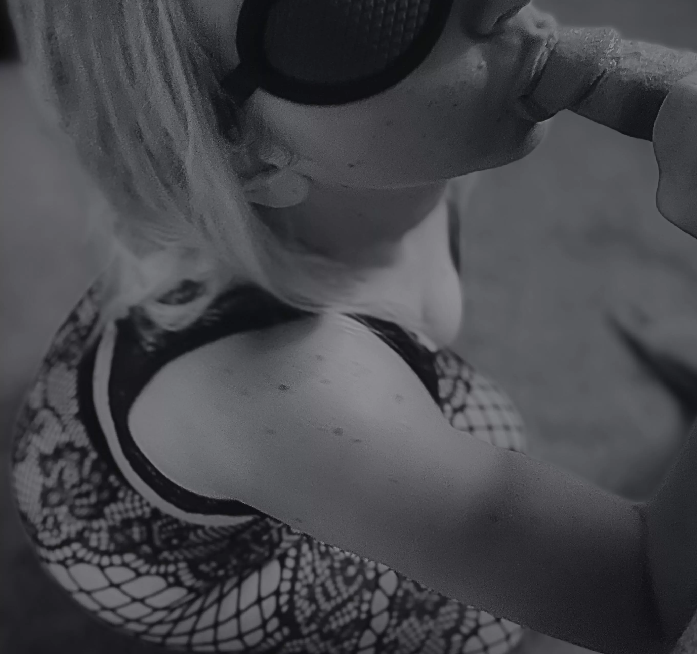 I was surprised how fast my photographer filled my mouth (fm) posted by booty-blonde