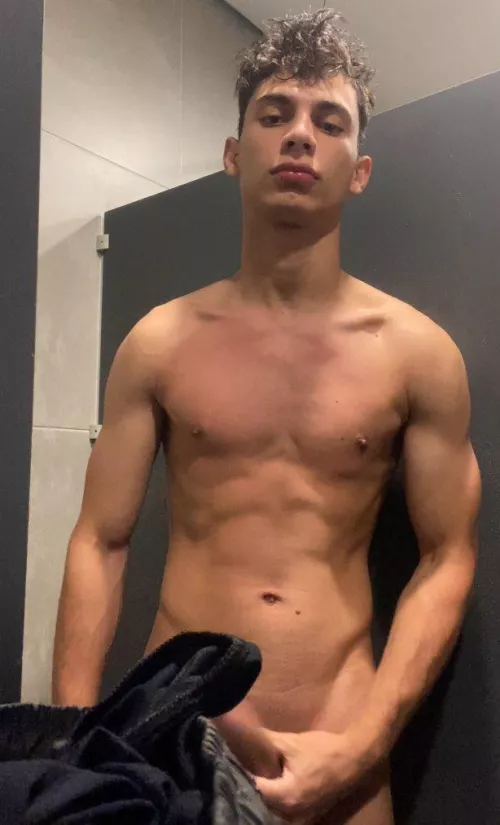 I went to the gym and recorded a video by Soggy_Cheetah6131