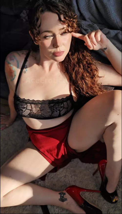 I'm really loving the black and red vibe by AceErotica