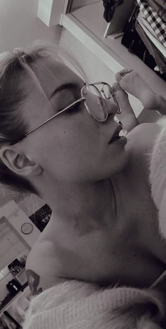 In my bed, sultry outfit on, feeling playful and eager 😏 posted by AlexaxParker