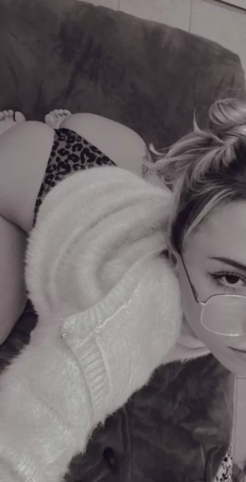 Kneeling and teasing with my sexy thong needing some dick by AlexaxParker