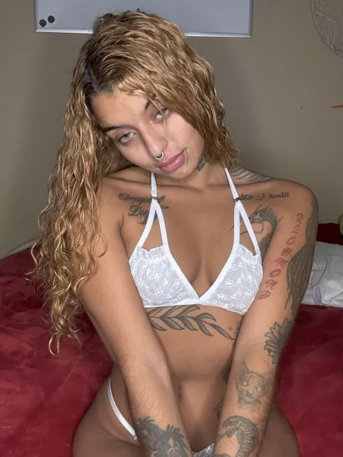 Promise not to stain my lingerie, babe. by xanniehopex