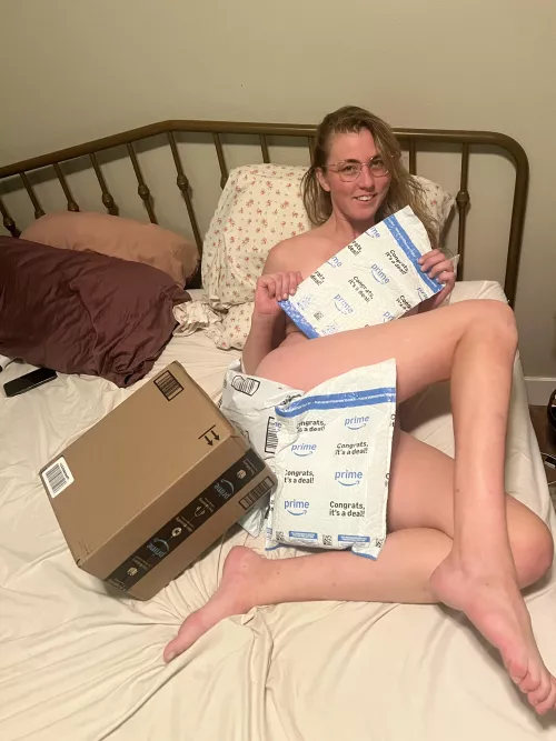 Unwrapping birthday presents naked but still wanting an audience [F]  by MissJuicyLucyX