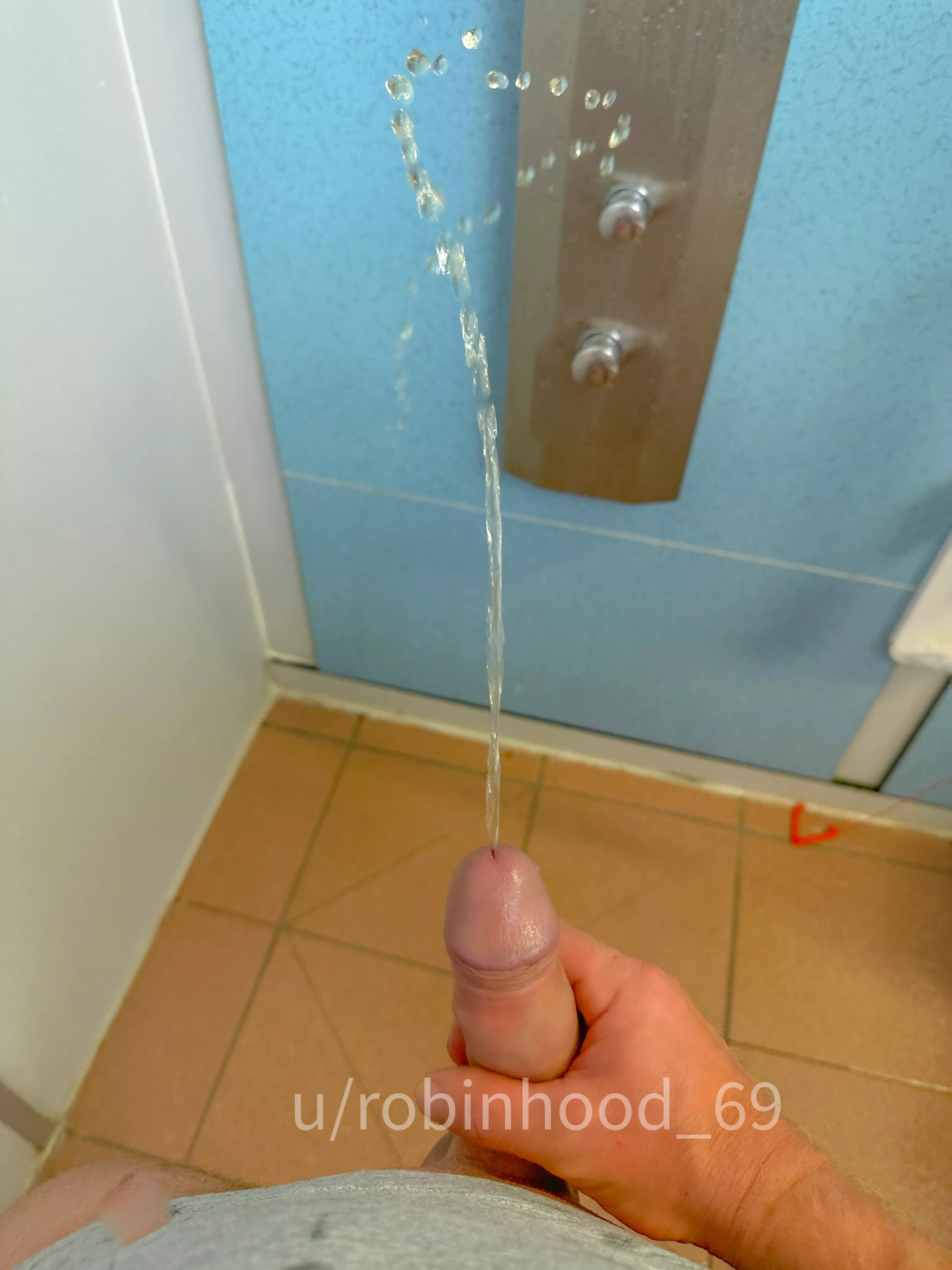 Who’s ready for the last drips of my nectar? posted by Robinhood_69