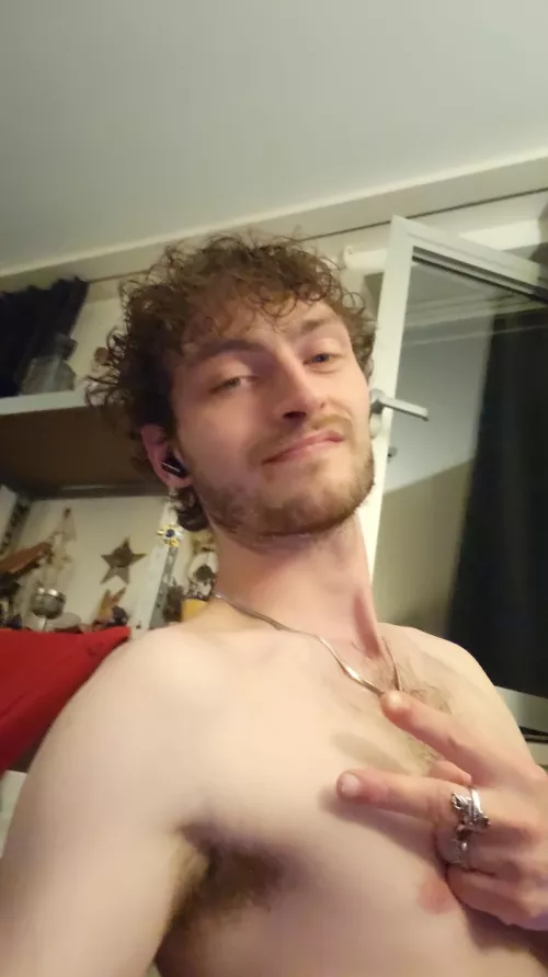 25, Come say hey *ignore the pimple pls* by kaino2410