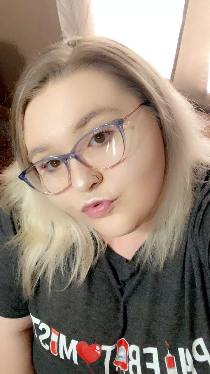 Before work selfie💖 posted by Throwaway-aaa20-21