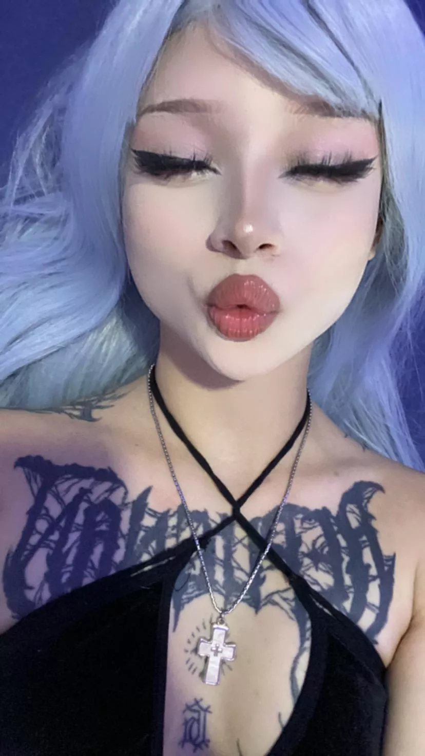 Can I borrow a kiss? I promise to give it back  posted by vixengirlyy