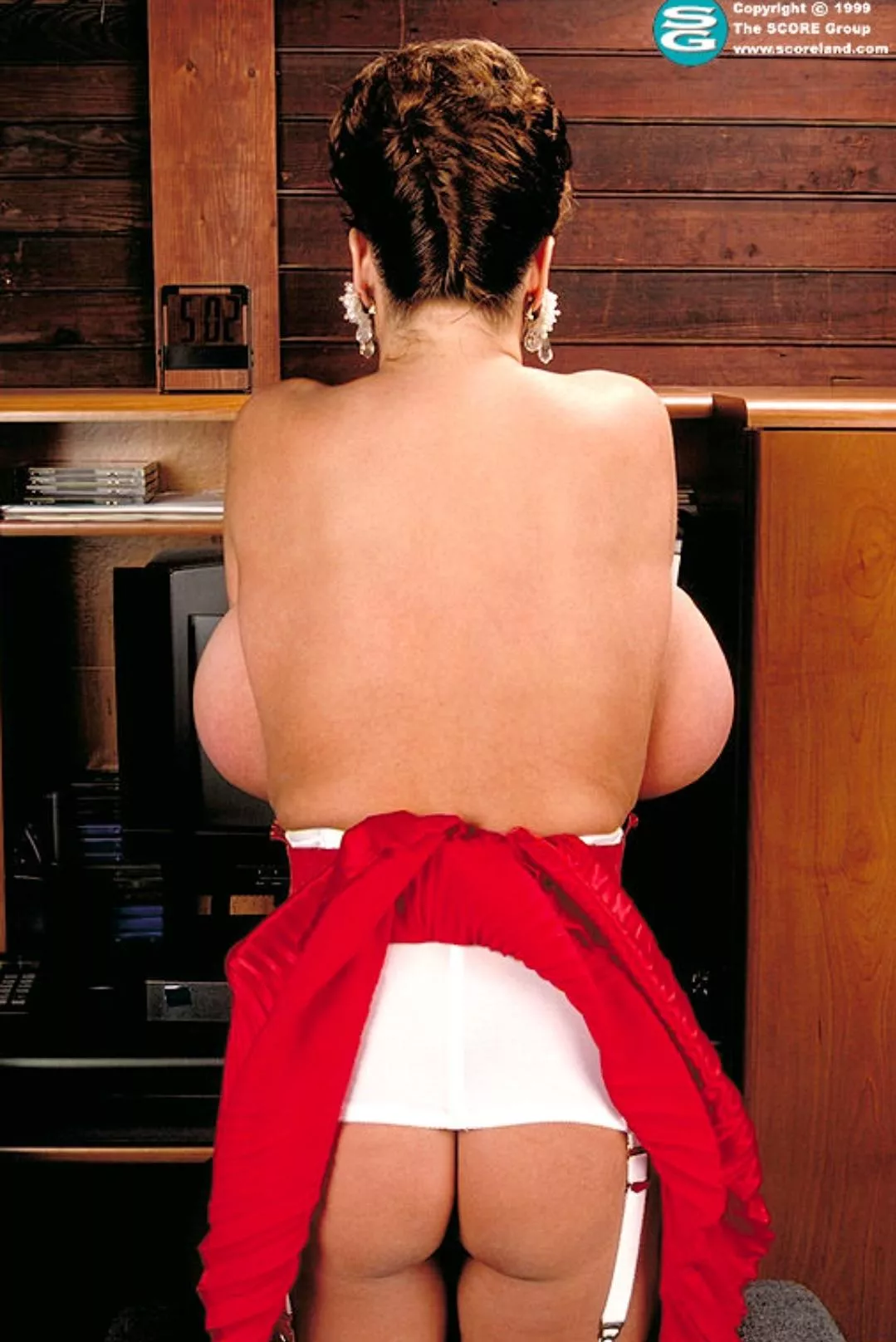 Diane Poppos posted by ReyMadrileno