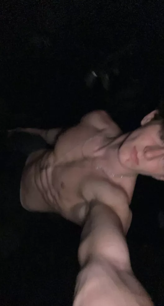 I need a submissive in my dorm… now 😈😉 posted by DylanFaron