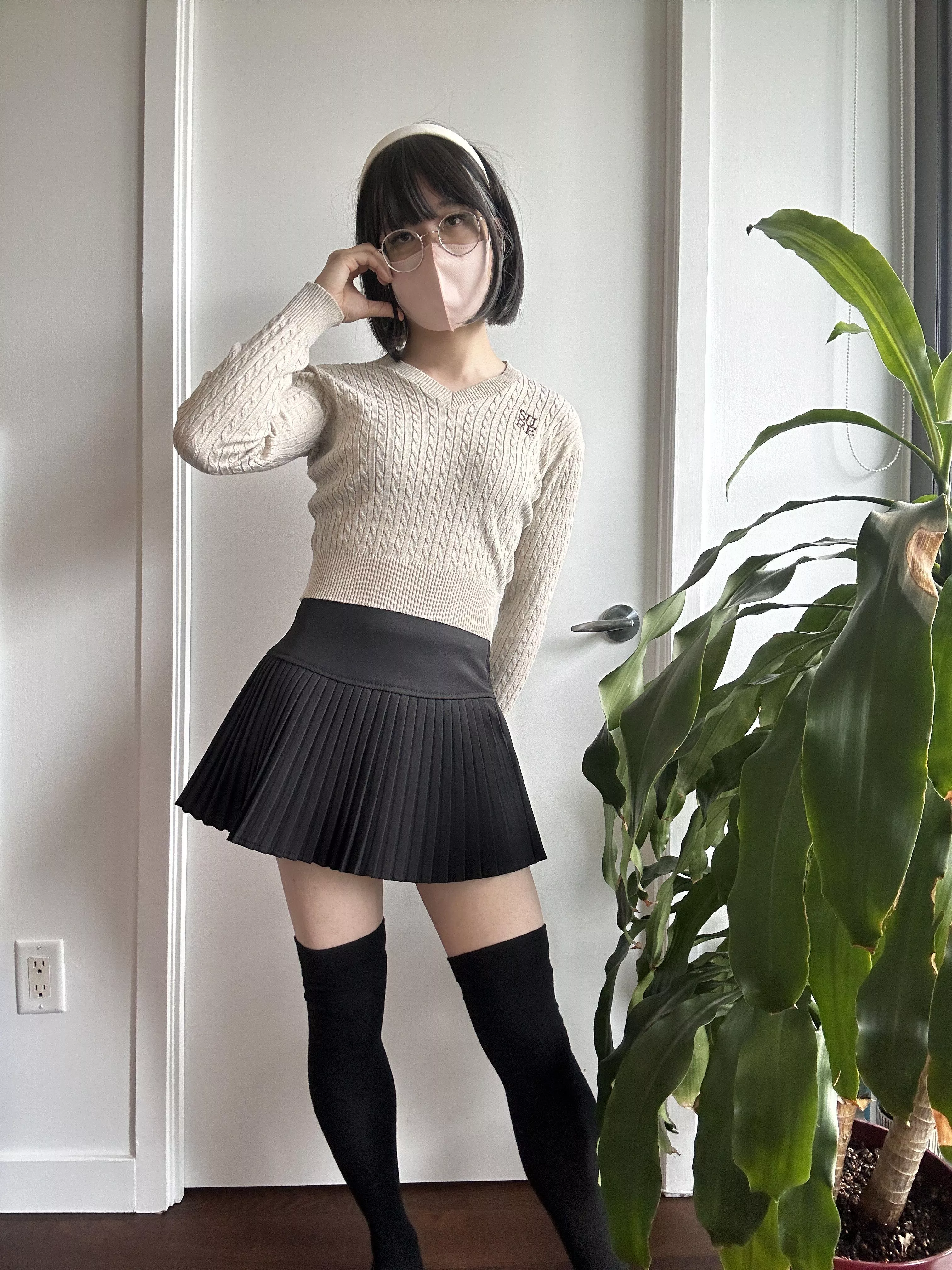 love a skirt and thigh high outfit :3 posted by aprilfemboy