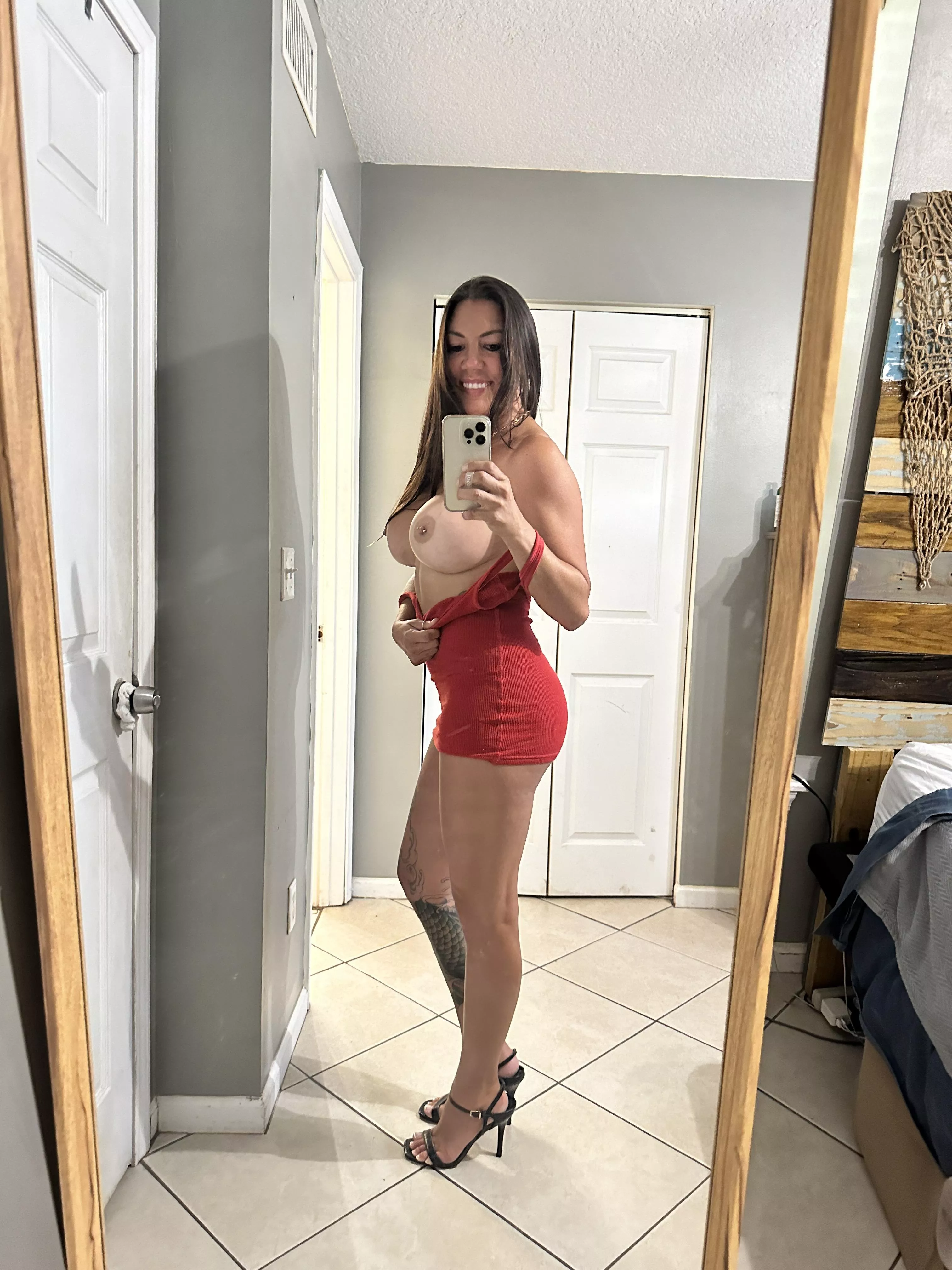 Naughty selfie in my high heels [f] posted by jasmine_cole