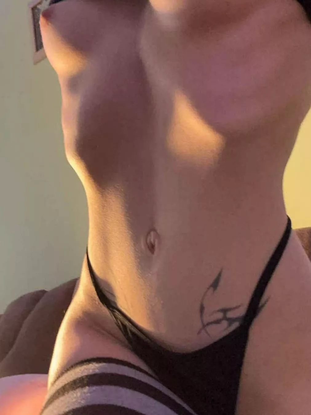 Ribs and sexiness in perfect harmony posted by Isla_Lucinda