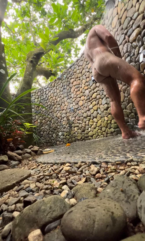 Soaking up in the outdoor shower  by Kingofthetwotoners