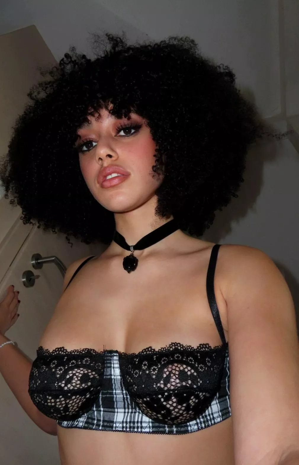 Sweet as honey posted by Samiraxoxodarky