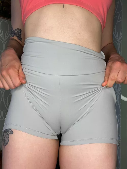 Tiny camel toe
 by kittenpleasure