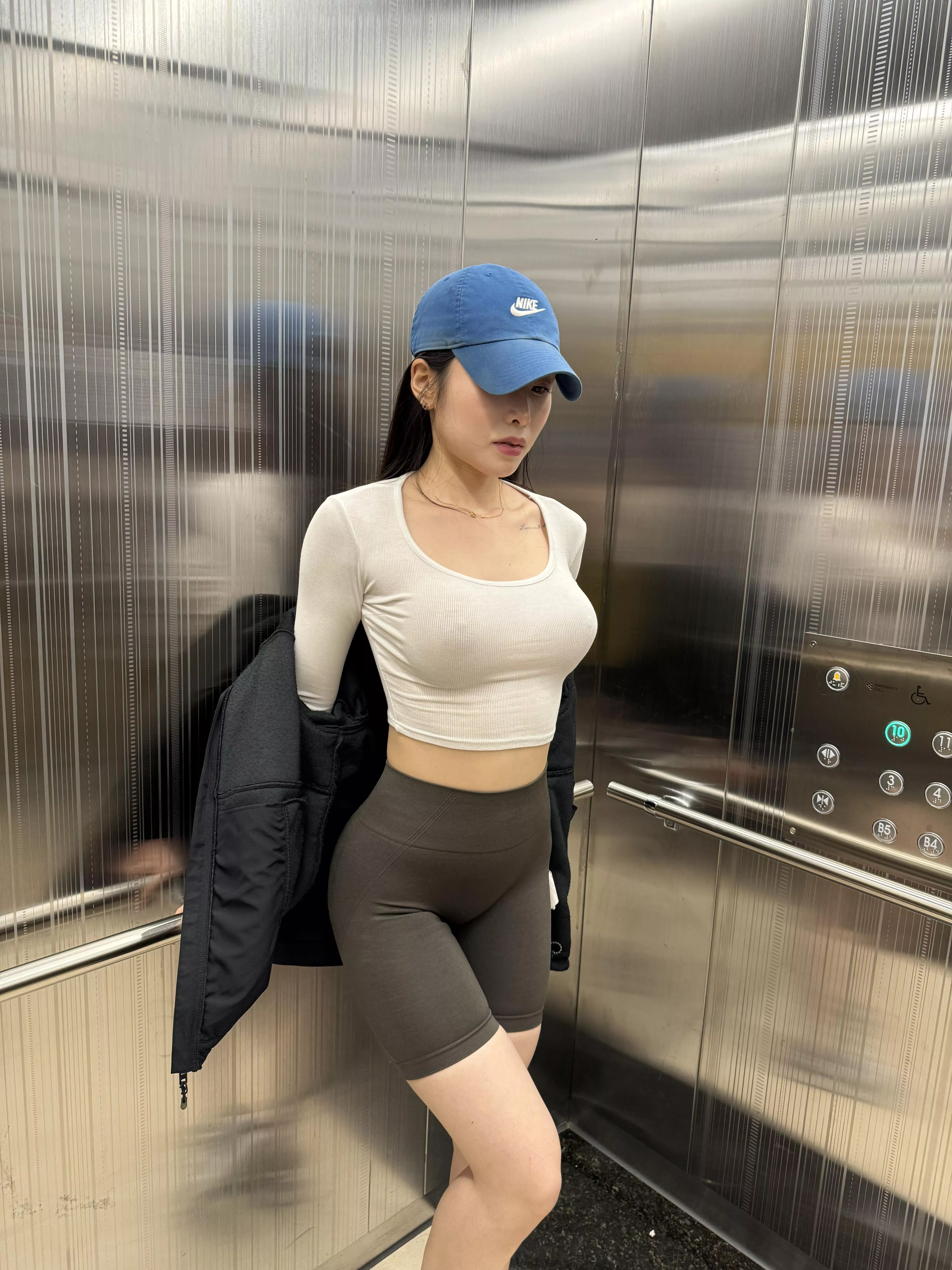 What pose do you want me to do?
 posted by xoo_Chloe