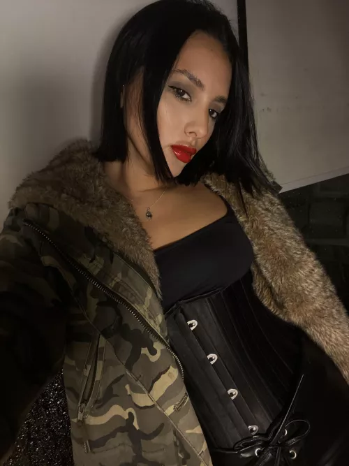 When I take off all my clothes and leave only my corset you'll go crazy.  by Lolawildxx