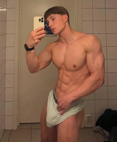 Who likes fit men? by TheOnlyBig-Man