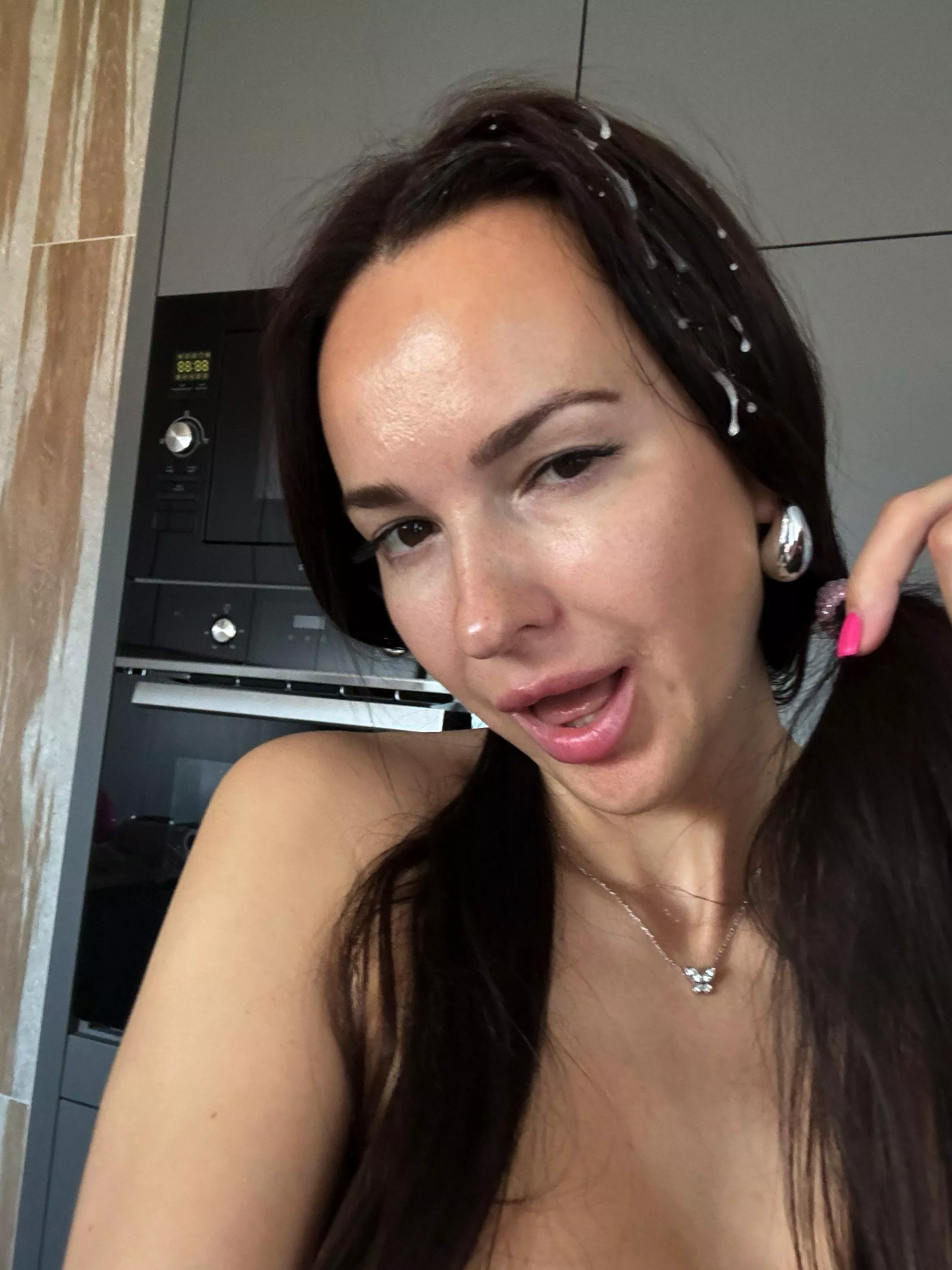 brunette craves cum posted by ReinhartBaby