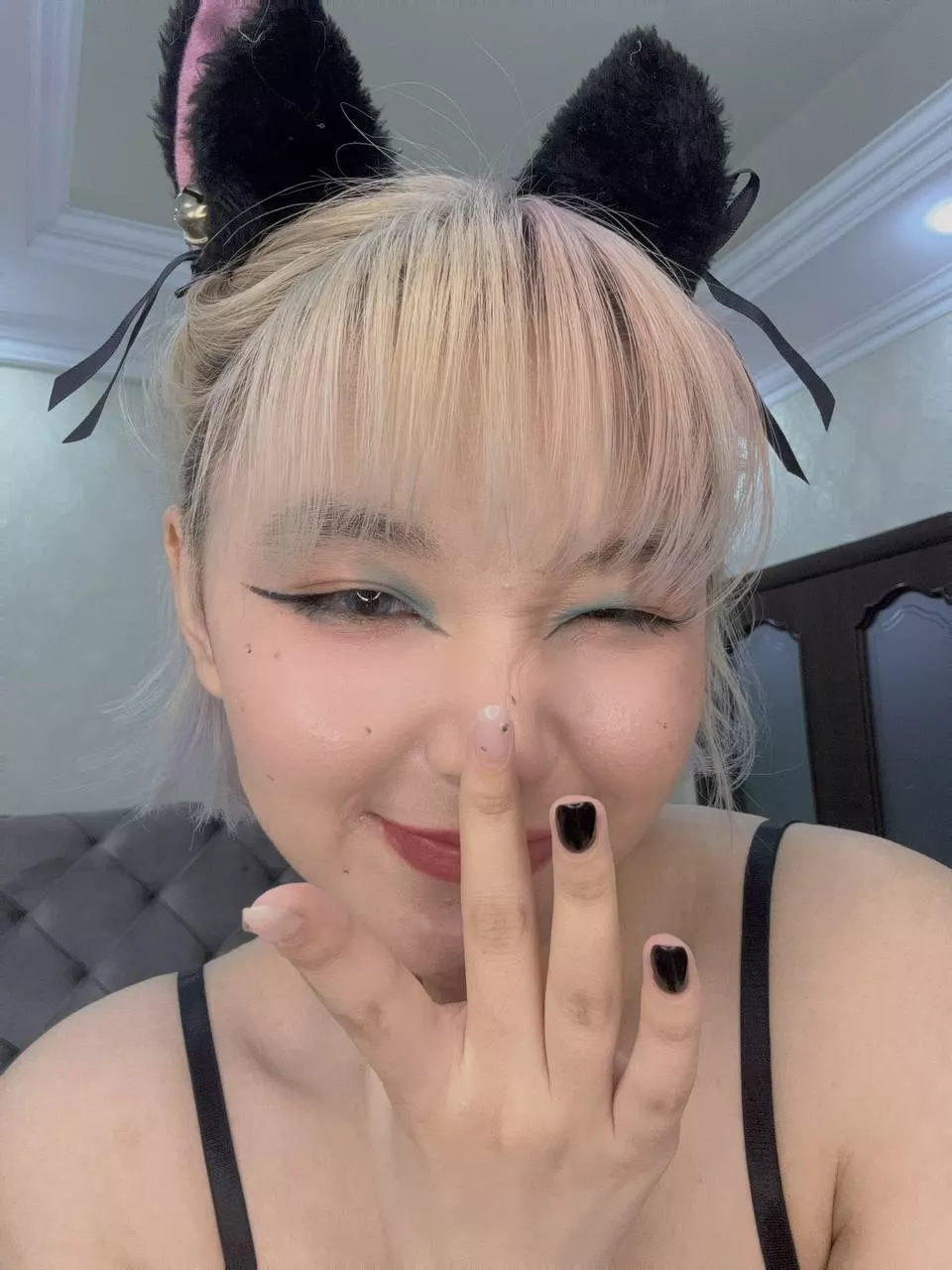 Don't I get a treat? posted by CharmingGoddessFlame