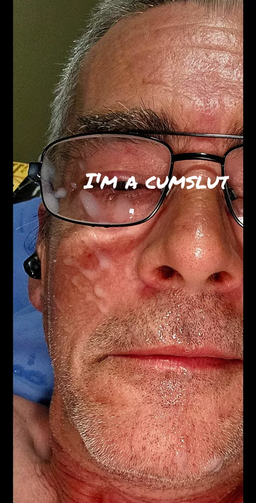 I love listening to CEI with my legs over my head and pumping that yummy cum into my hungry cumslut mouth. Feels soo good splattered over my face by mickbeingmick