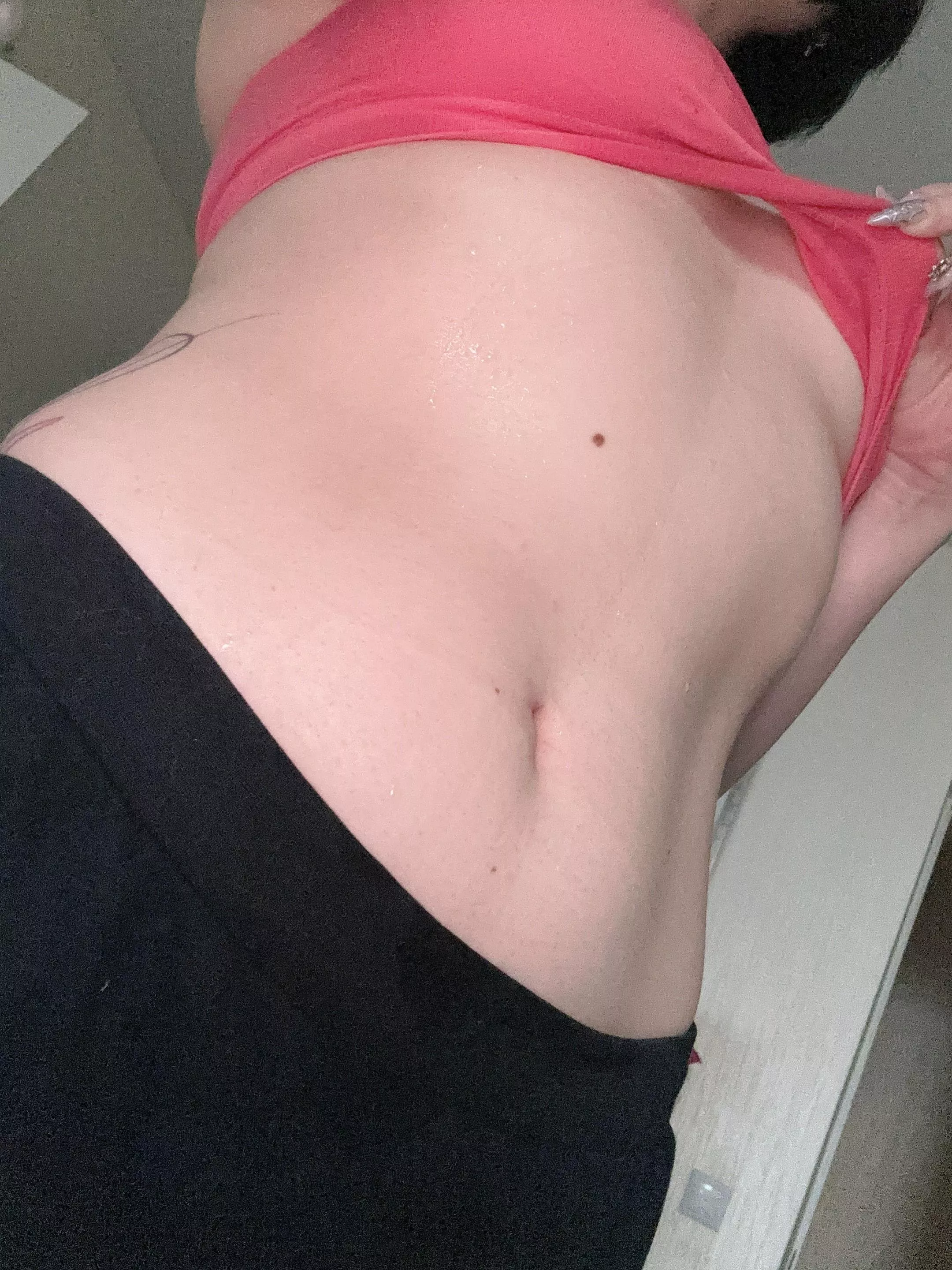 sweaty tits under top posted by HorizenGirly