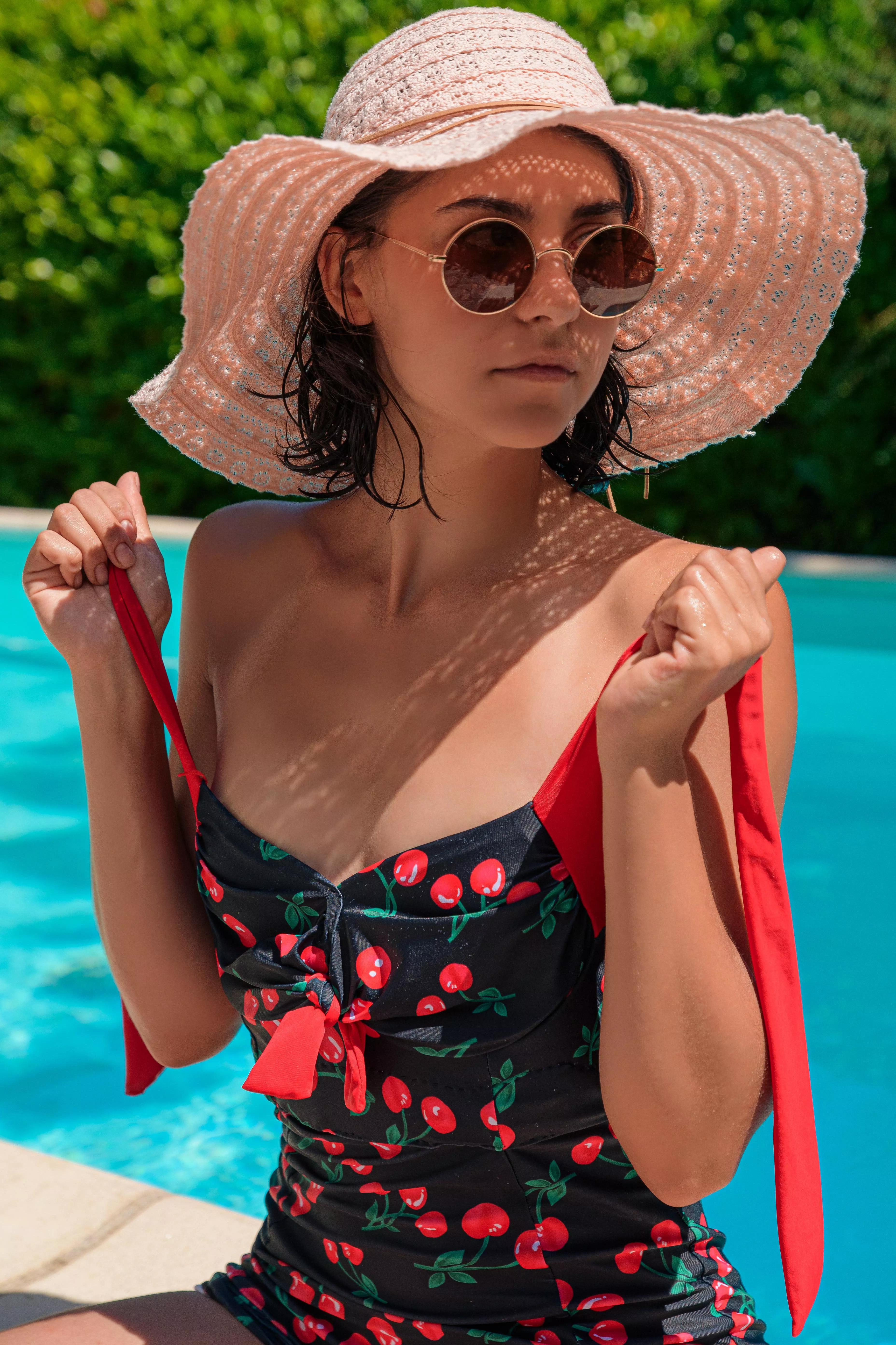 Swimsuits can make great cleavages too posted by Mrs_Elisabeth