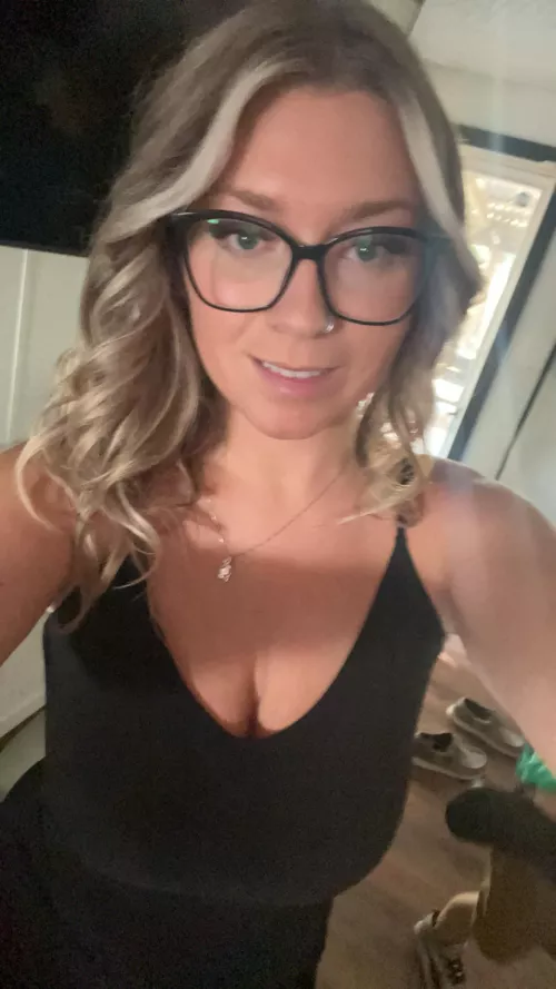 Blondes do it better  by JigglyMilf2023