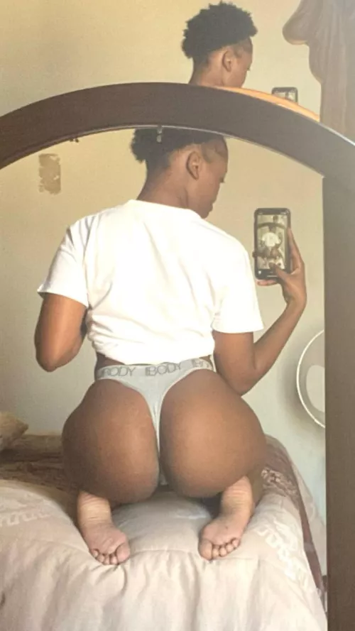 My buns after the gym by MounkyKing