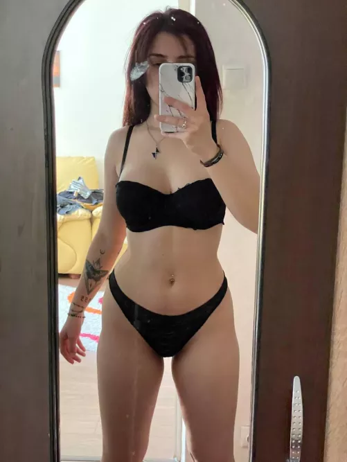 Netflix & chill? 😉[IRTR] by nitavalentina777