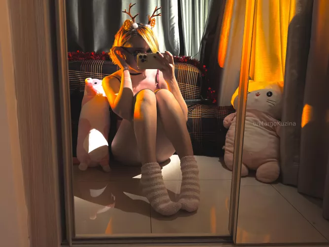 reindeer fae with fuzzy feet by MargoKuzina