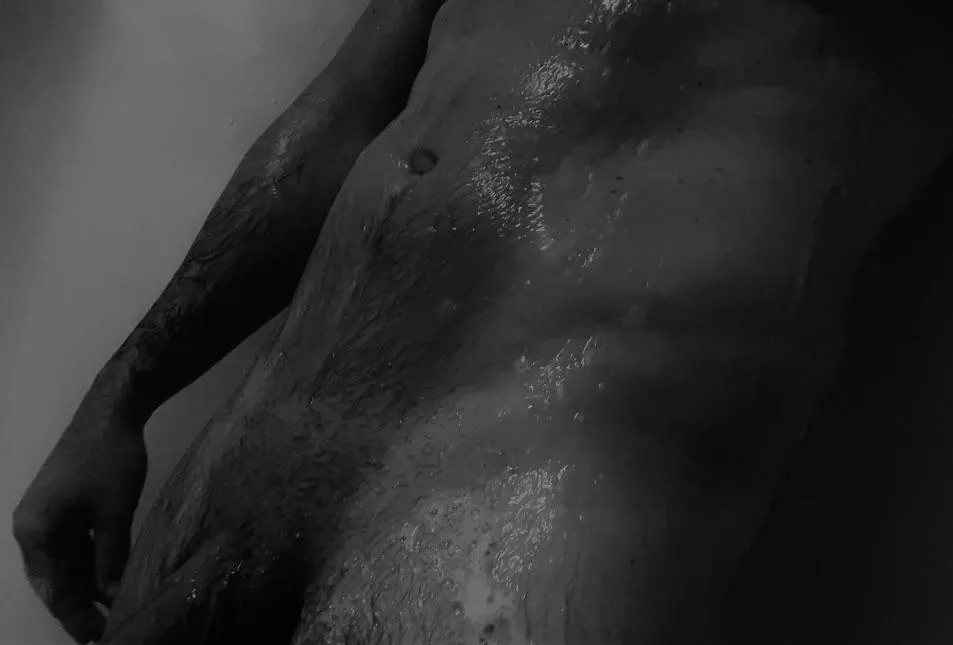 Simple B&W  posted by Ahealedheart11