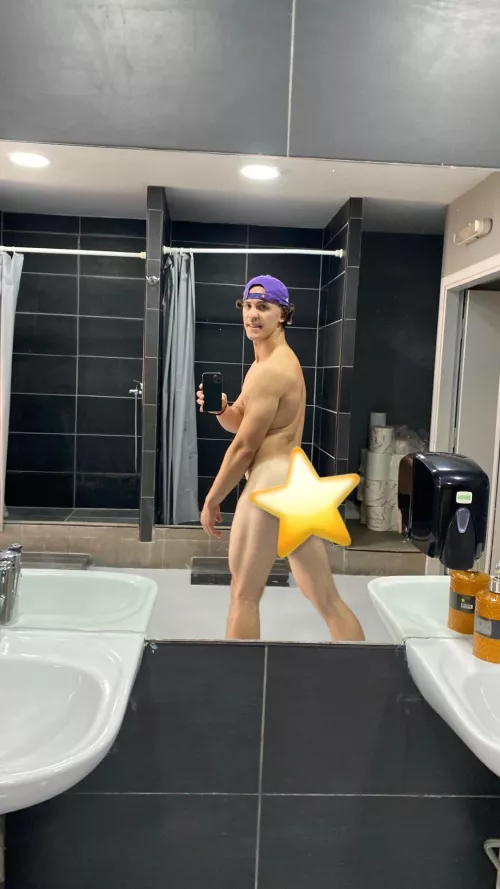 There is someone who can Iron me 🍆🥵🥵🥵🥵🥵🥵🥵 by Ornery-Inspector5992