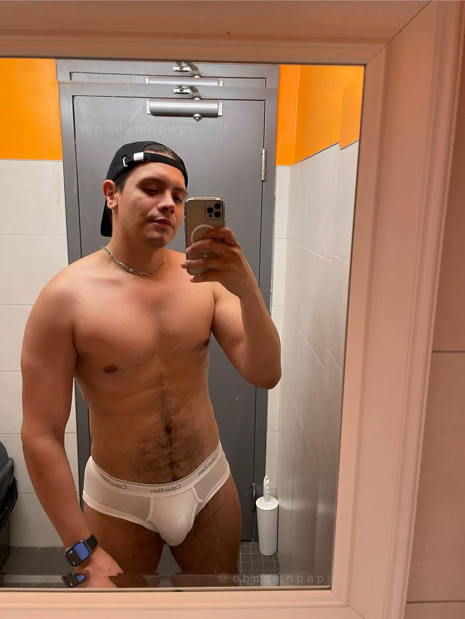 Tight briefs  posted by Ohdamnpapi