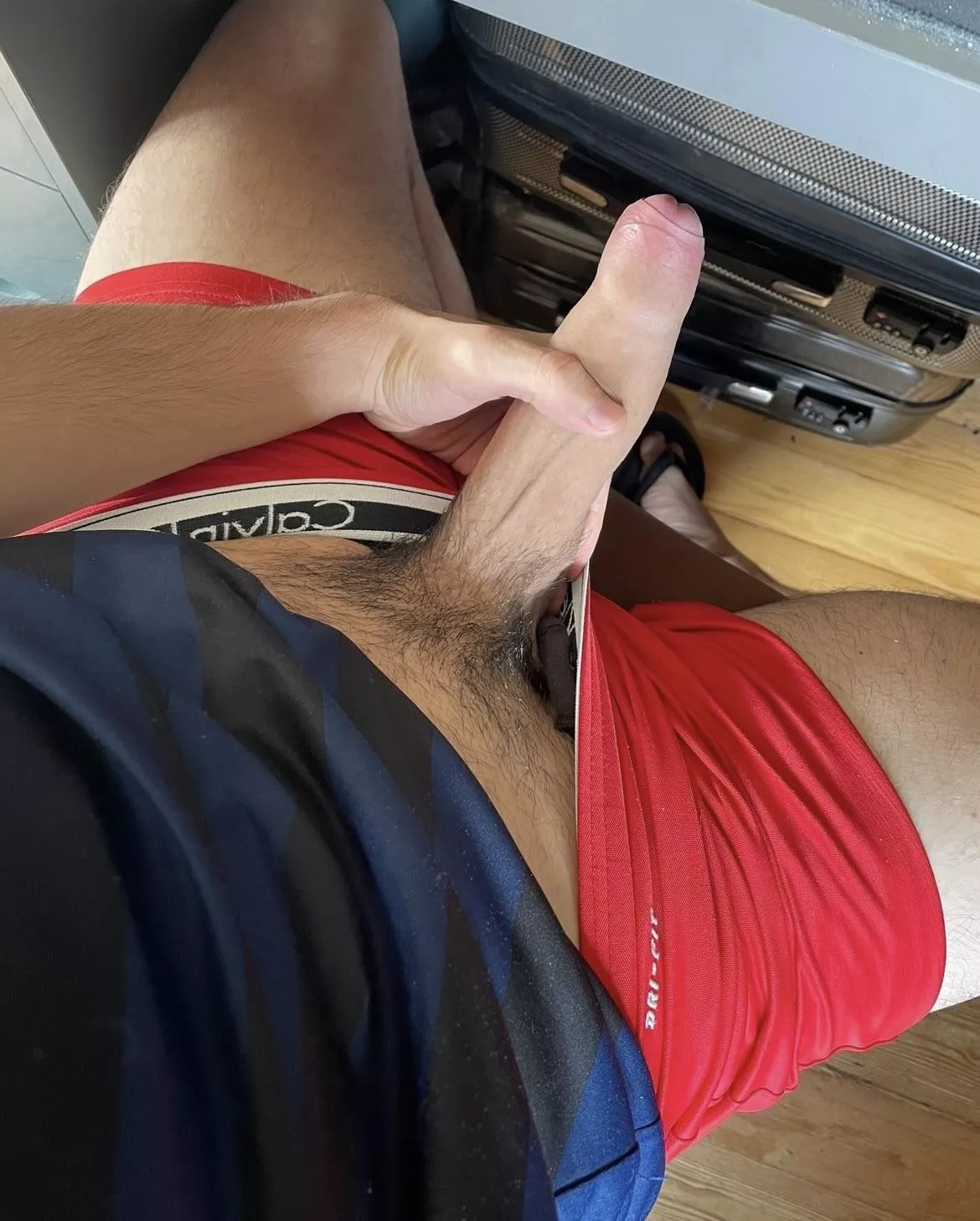 22M looking to compare with other hung guys (snap: p4757518) posted by personumberone