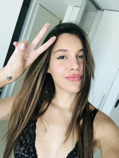 Are natural girls still considered the most attractive? by Mobile-Tie5443