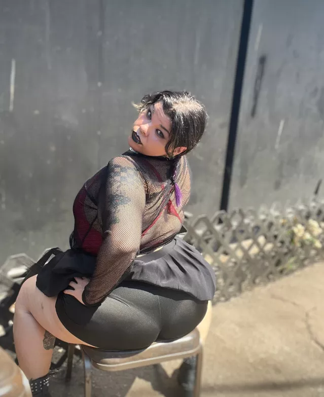 big booty goth posted by LunaCeleste13