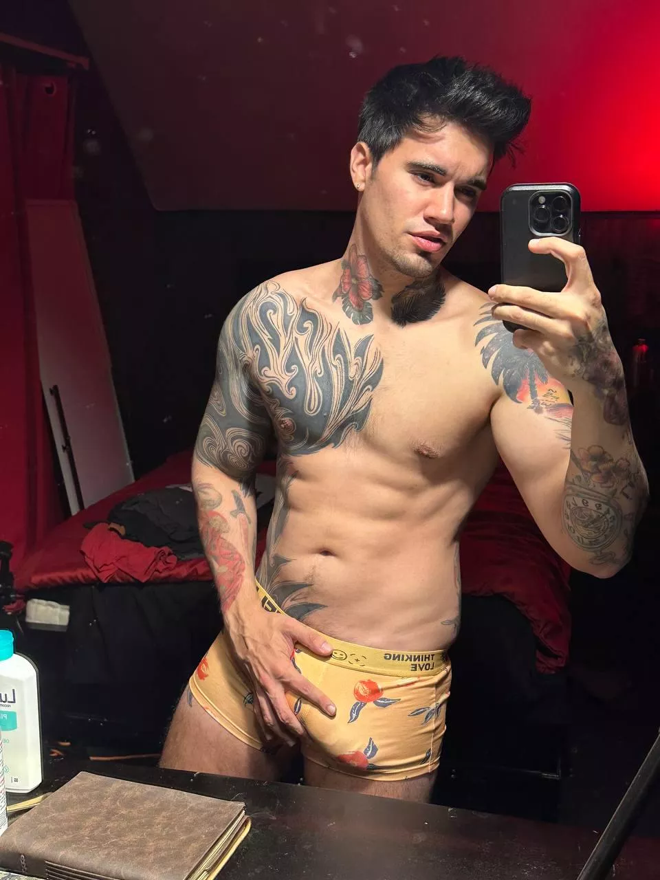 Boxer briefs never looked this good, don’t you agree? 💥 posted by Dom_dangelo