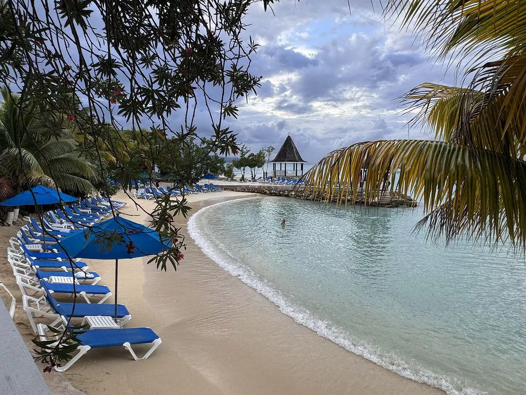 Cloud makes it perfect, it doesn't always have to be sunny, cloudy beach is also cool though posted by fameyook99